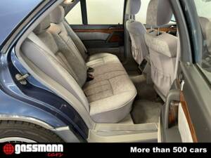 Image 14/15 de Mercedes-Benz 300 SE (1991)