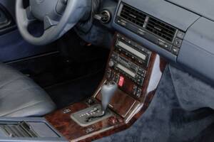 Image 24/46 of Mercedes-Benz SL 320 (1998)