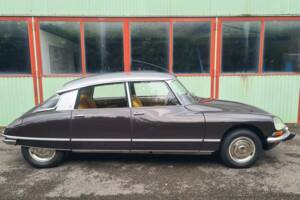 Image 2/13 de Citroën DS 21 Pallas (1969)