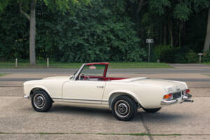 Image 14/60 of Mercedes-Benz 230 SL (1967)