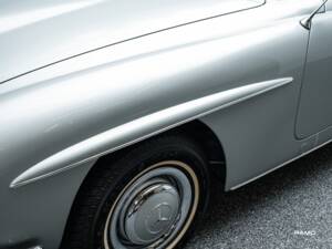 Image 18/44 of Mercedes-Benz 190 SL (1957)