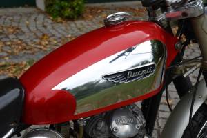 Immagine 15/34 di Ducati DUMMY (1969)