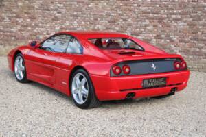 Bild 43/50 von Ferrari F 355 Berlinetta (1996)