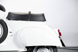 Image 23/49 of Piaggio Vespa 50 SS (1966)