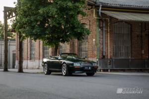 Immagine 2/17 di Aston Martin Virage Volante (1992)