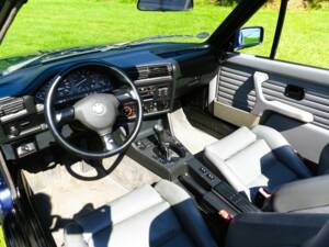 BMW 320i Cabriolet (E30) 1992