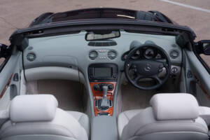 Image 16/60 of Mercedes-Benz SL 65 AMG (2004)