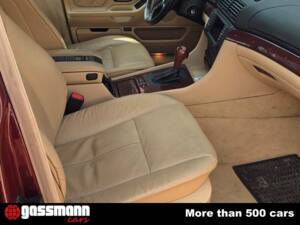 Bild 12/15 von BMW 735i (2000)