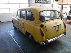 Image 24/40 of Austin FX 4 London Taxi (1970)