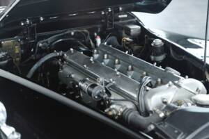 Image 28/47 de Jaguar XK 120 FHC (1954)