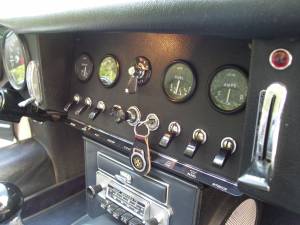 Image 13/37 of Jaguar E-Type 4.2 (1966)