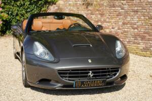 Bild 30/50 von Ferrari California (2010)