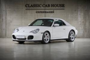 Imagen 12/98 de Porsche 911 Carrera 4S (2004)