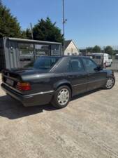 Image 2/23 of Mercedes-Benz 500 E (1992)