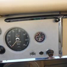 Image 101/174 of Jaguar XK 150 3.4 S OTS (1958)