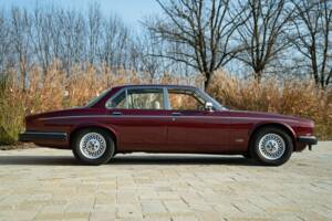 Bild 5/50 von Daimler Double Six (1988)