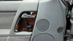 Image 7/34 of Mercedes-Benz 500 SL (1991)
