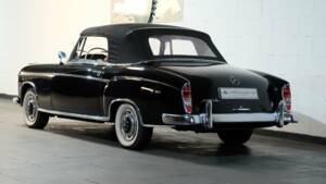 Image 17/30 of Mercedes-Benz 220 S Cabriolet (1957)