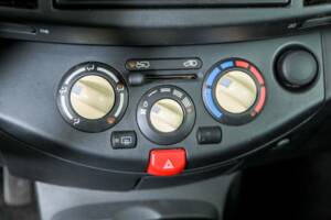 Image 25/35 of Nissan Micra C+C 1.6 (2005)