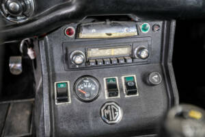 Bild 40/50 von MG MGB GT (1975)