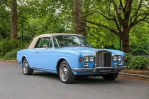 Image 2/50 of Rolls-Royce Corniche I (1977)
