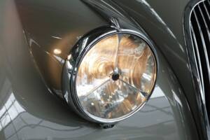 Bild 47/50 von Jaguar XK 120 DHC (1953)