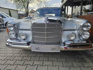 Image 28/60 of Mercedes-Benz 280 SE (1969)