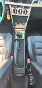 Imagen 19/30 de Mercedes-Benz 190 E 2.5-16 (1989)