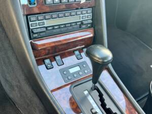 Bild 29/33 von Mercedes-Benz 560 SEC (1991)
