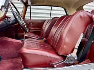 Image 10/33 of Mercedes-Benz 250 SE (1966)
