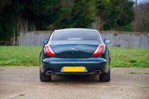 Image 29/50 of Jaguar XJ 5.0 (2010)