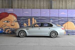 Image 8/18 of BMW M5 (2007)