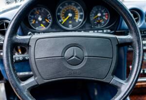 Image 21/31 of Mercedes-Benz 560 SL (1987)