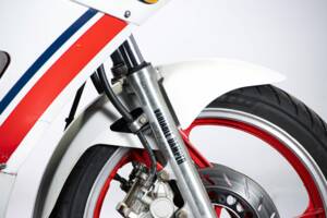 Image 30/50 of Yamaha RD 350 LC (1990)