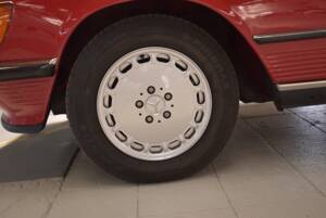 Image 89/94 of Mercedes-Benz 560 SL (1988)