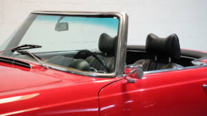 Image 21/28 of Mercedes-Benz 230 SL (1964)