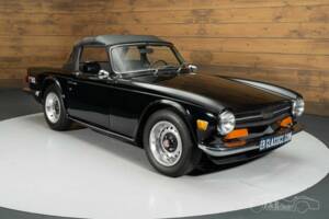 Image 3/19 de Triumph TR 6 (1971)