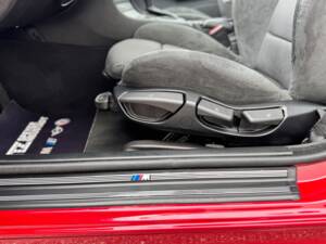 Image 55/57 of BMW 320i (2002)
