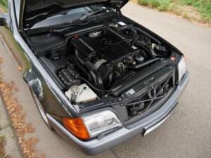 Immagine 44/47 di Mercedes-Benz 500 SL (1900)