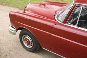 Image 20/50 of Mercedes-Benz 220 (1967)