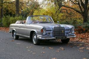 Image 1/50 of Mercedes-Benz 220 SE b (1966)