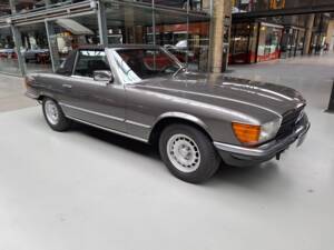 Image 17/29 of Mercedes-Benz 280 SL (1981)