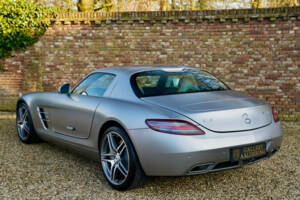 Image 2/50 of Mercedes-Benz SLS AMG (2011)