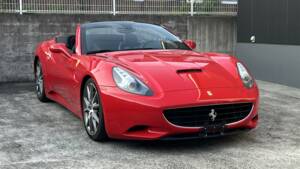 Image 10/45 of Ferrari California (2009)