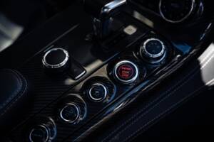 Bild 26/38 von Mercedes-Benz SLS AMG (2011)