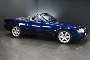 Image 13/49 of Mercedes-Benz SL 500 (2000)