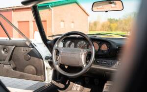 Image 33/48 of Porsche 911 Carrera 4 (1992)