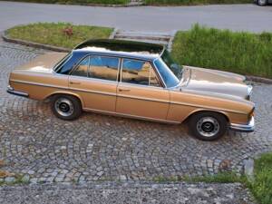 Image 2/73 of Mercedes-Benz 280 SE (1971)