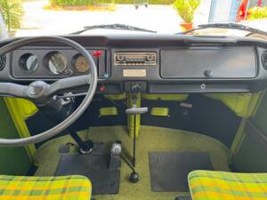 Image 6/100 of Volkswagen T2b Westfalia (1979)