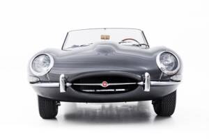 Image 6/32 of Jaguar E-Type 3.8 (1961)